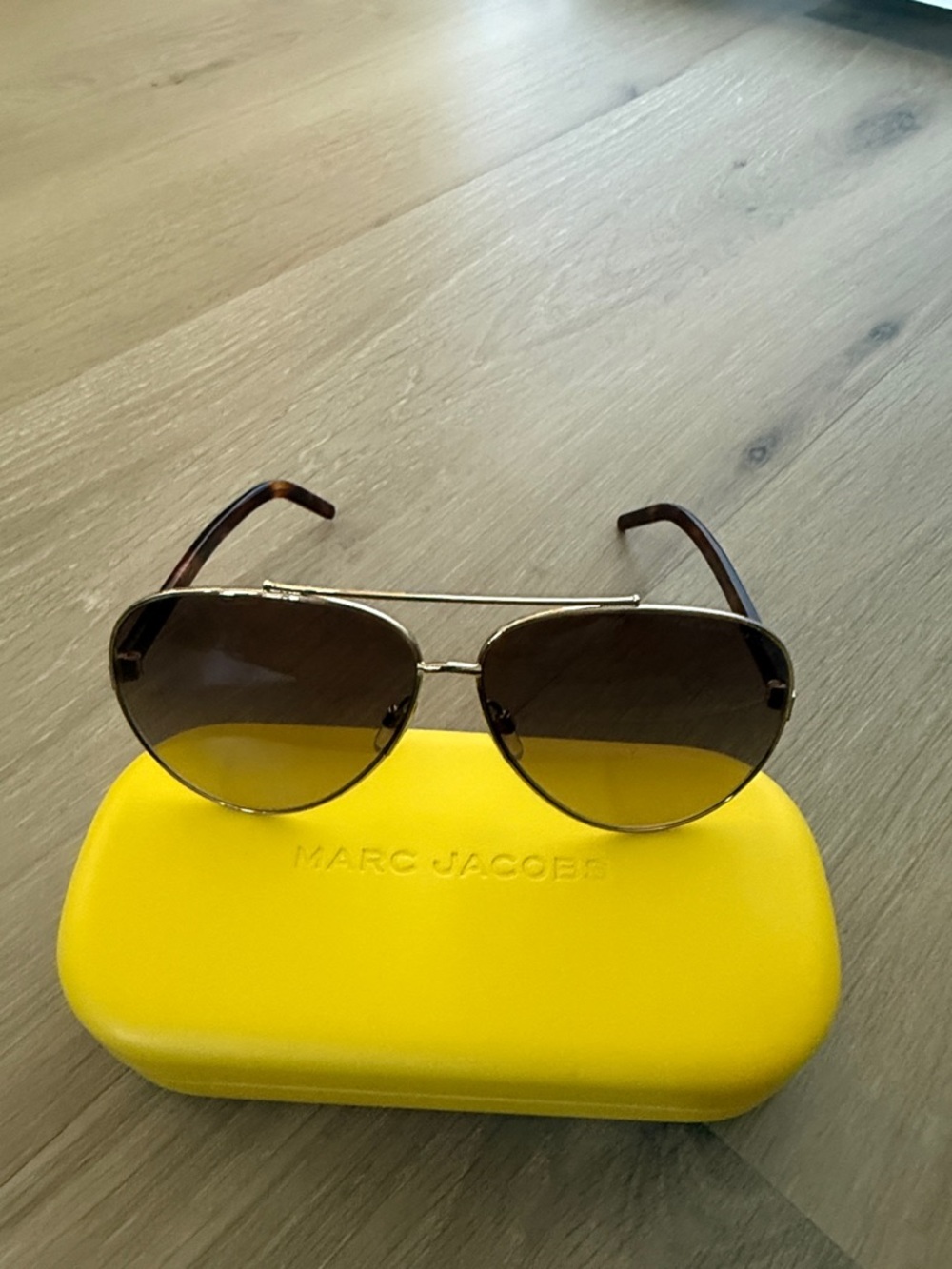 Marc Jacobs Gold-Frame Aviator Sunglasses with Brown Gradient Lenses